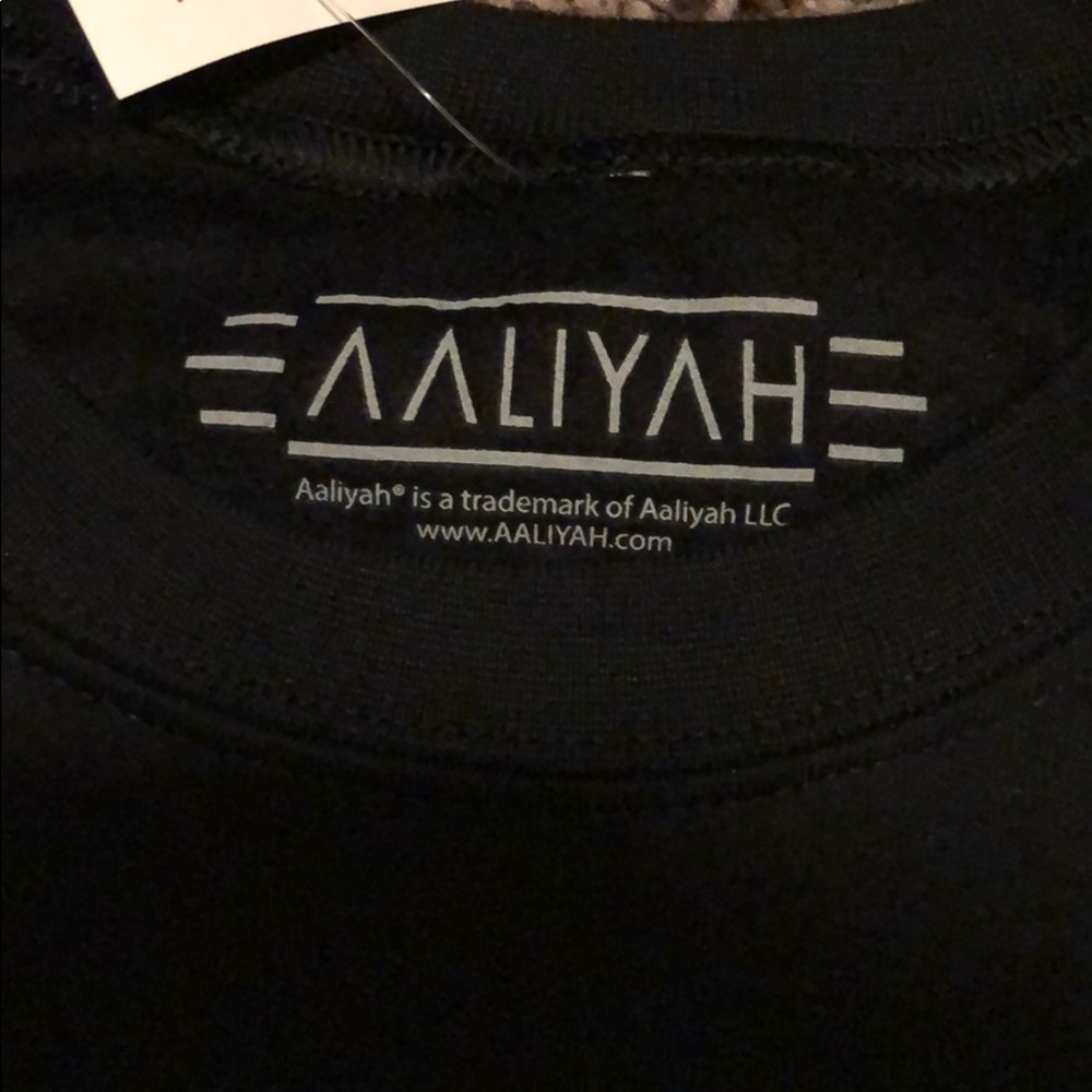 👼Aaliyah sweatshirt 👼 - Picture 2 of 3